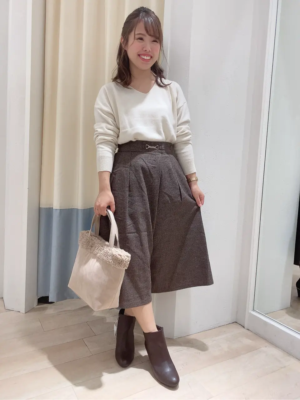 ANY SIS スタッフ コーディネート画像