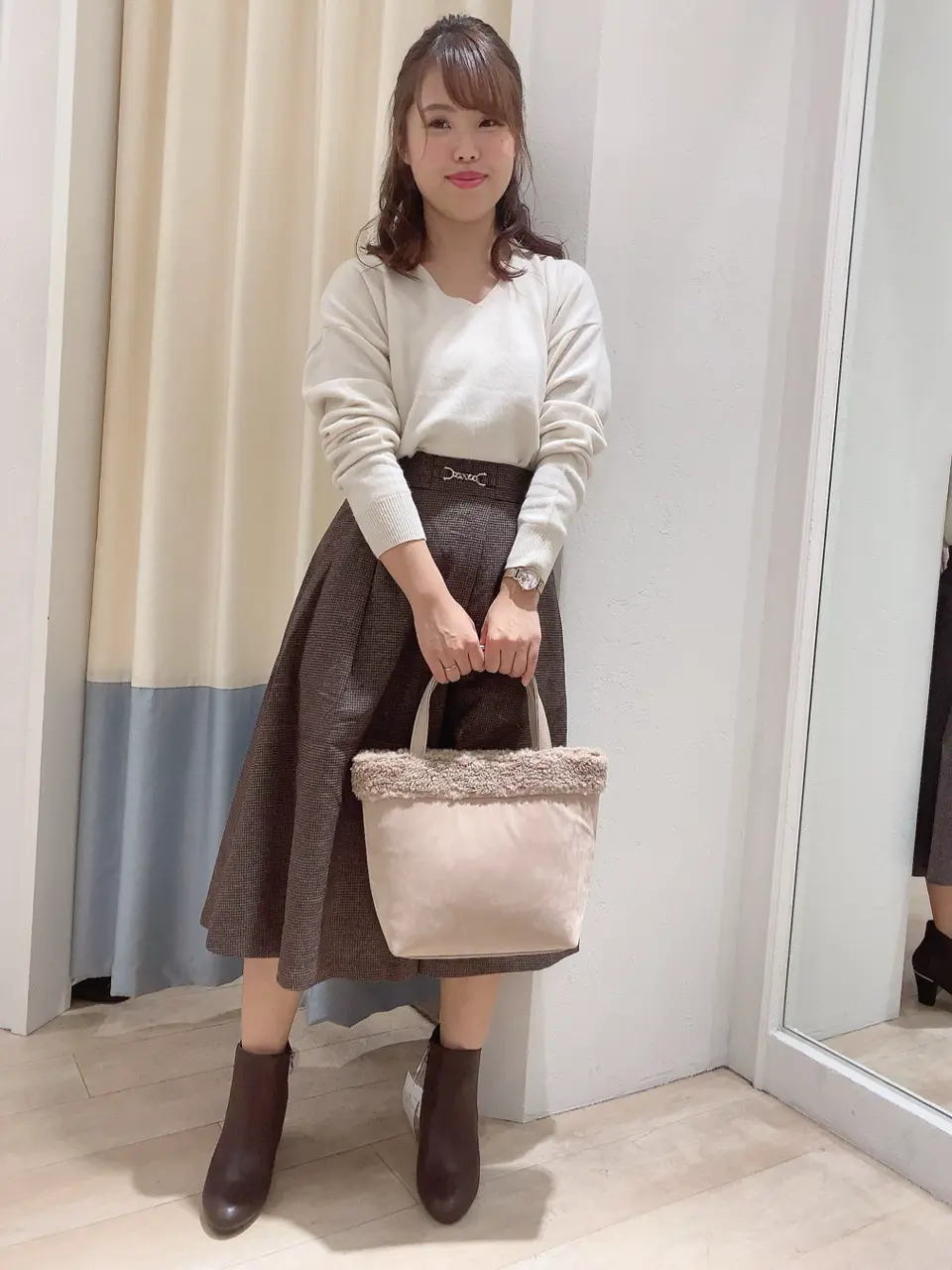 ANY SIS スタッフ コーディネート画像