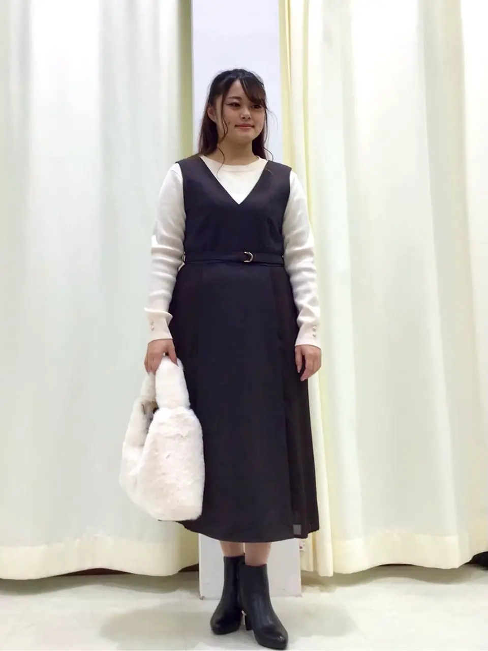 ANY SIS スタッフ コーディネート画像