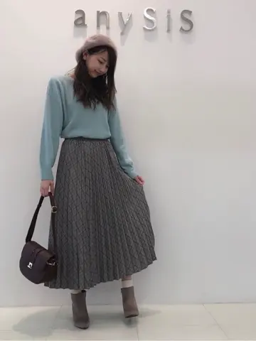 ANY SIS スタッフ コーディネート画像