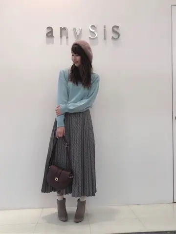 ANY SIS スタッフ コーディネート画像