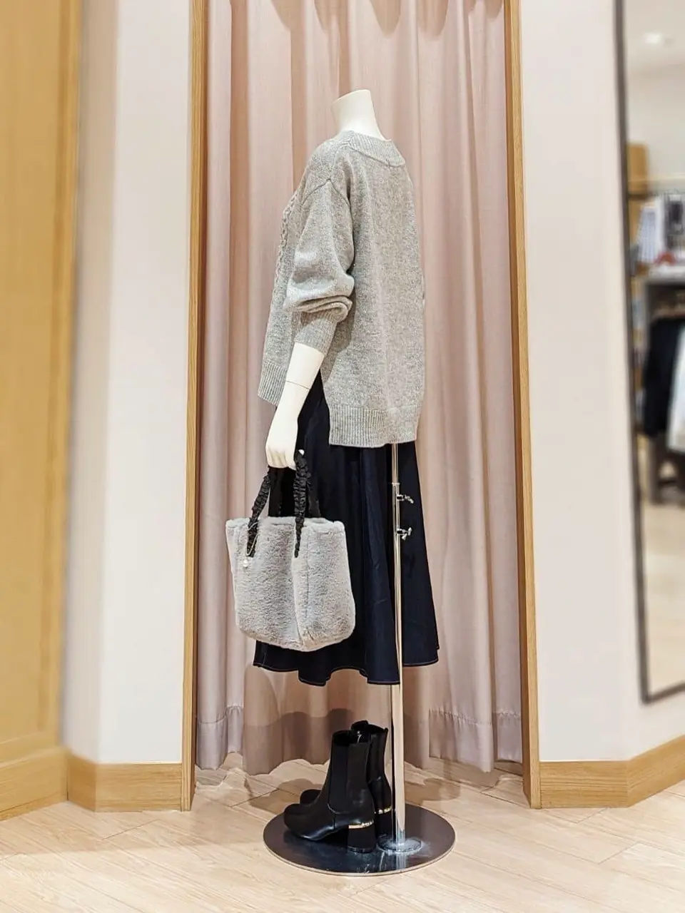 ANY SIS 岩田 コーディネート画像