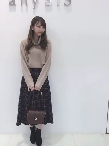 ANY SIS スタッフ コーディネート画像