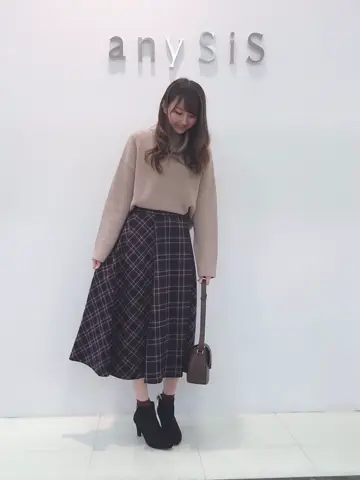 ANY SIS スタッフ コーディネート画像
