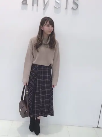 ANY SIS スタッフ コーディネート画像