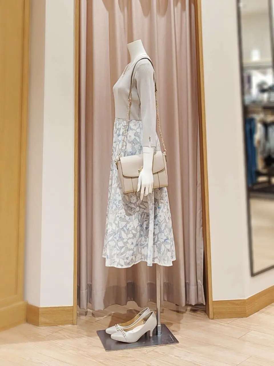 ANY SIS 岩田 コーディネート画像