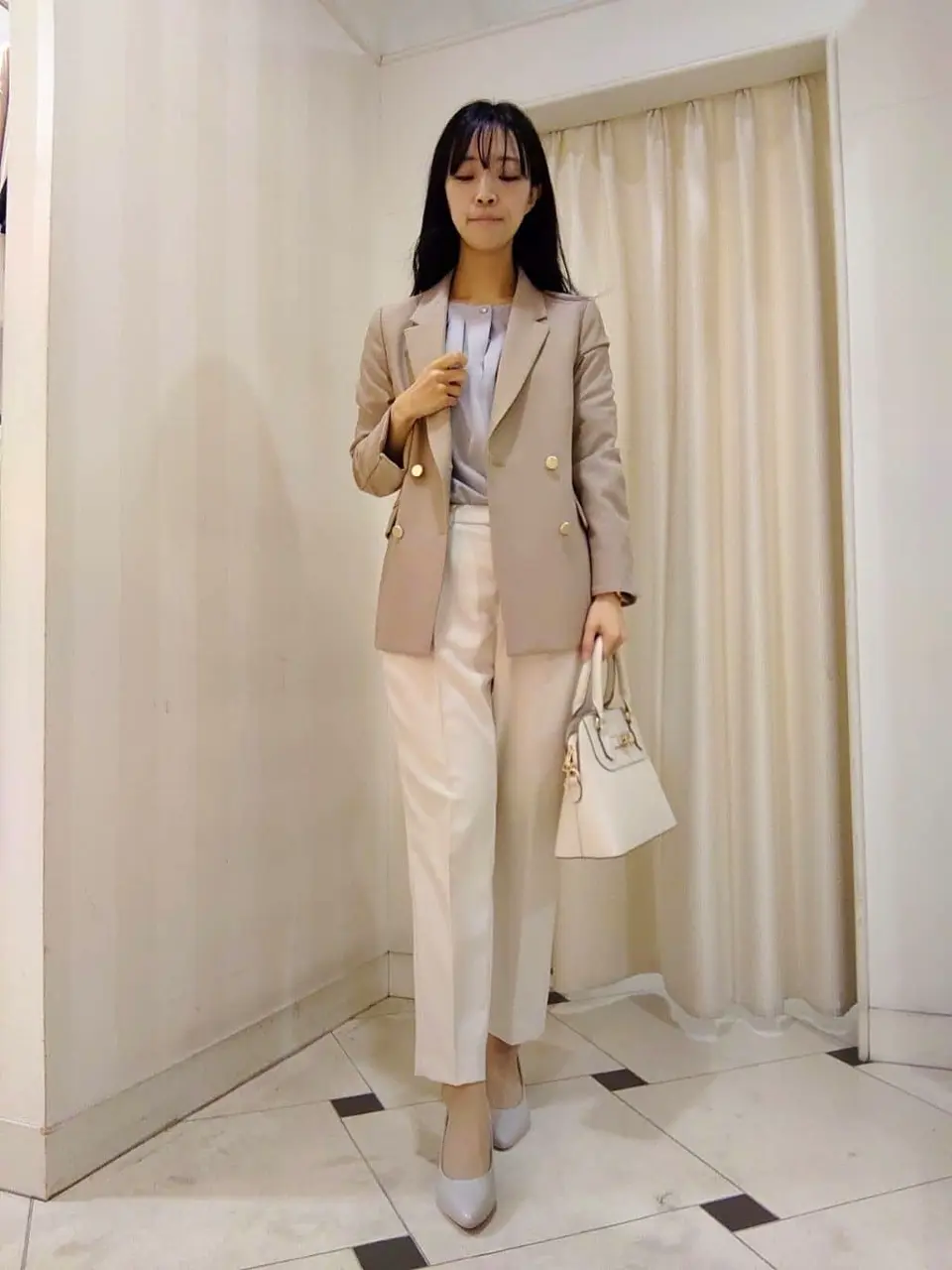 ANY SIS スタッフ コーディネート画像