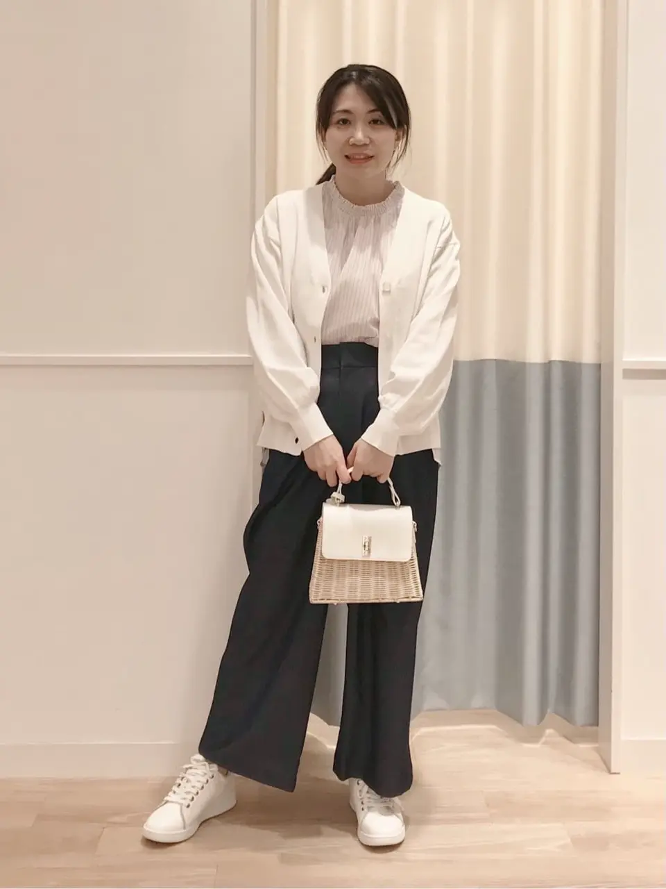 ANY SIS スタッフ コーディネート画像