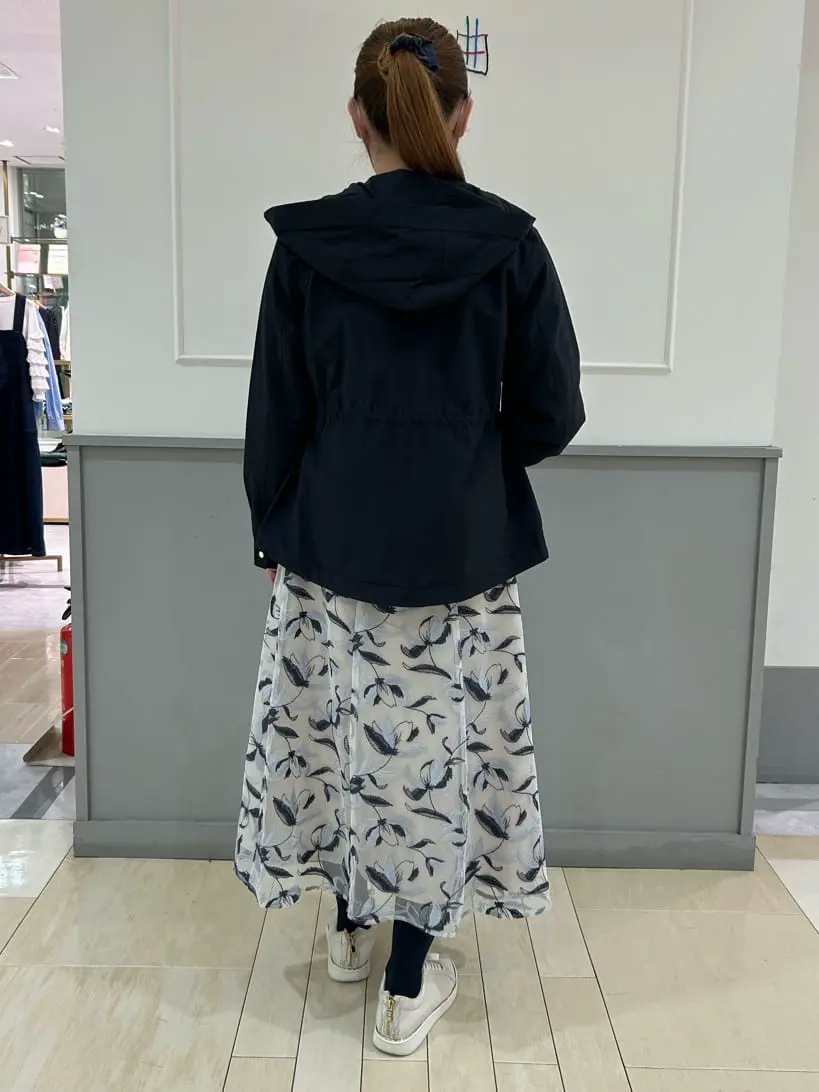 ANY SIS 咲本 コーディネート画像