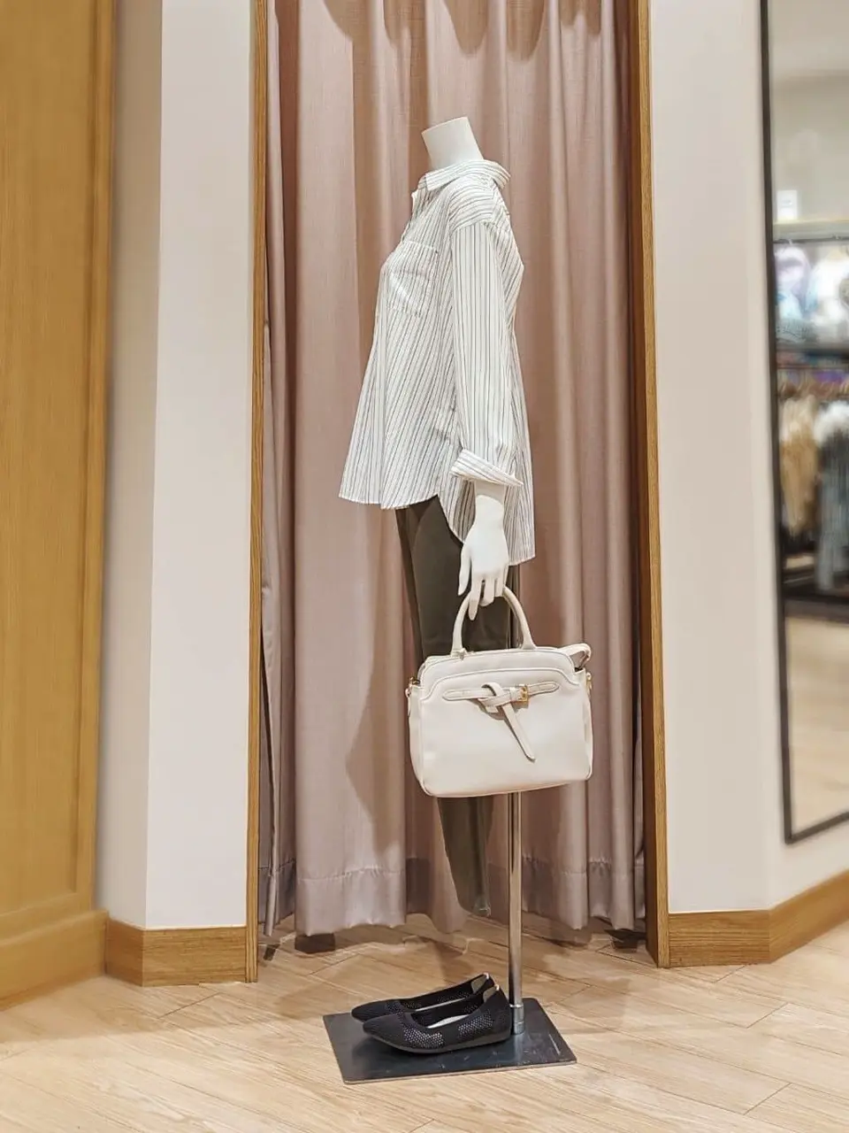 ANY SIS 岩田 コーディネート画像