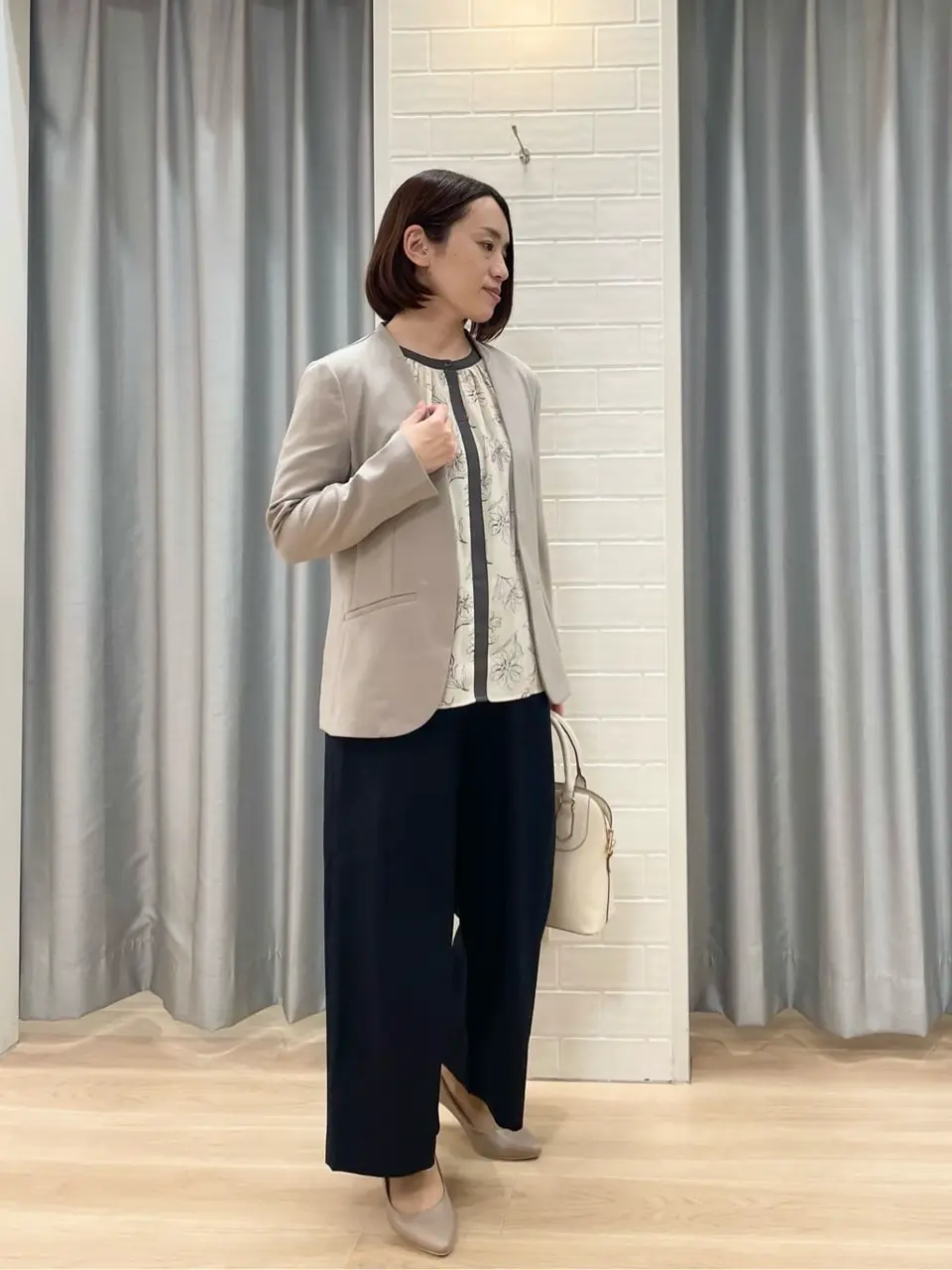 ANY SIS 丸岡 コーディネート画像