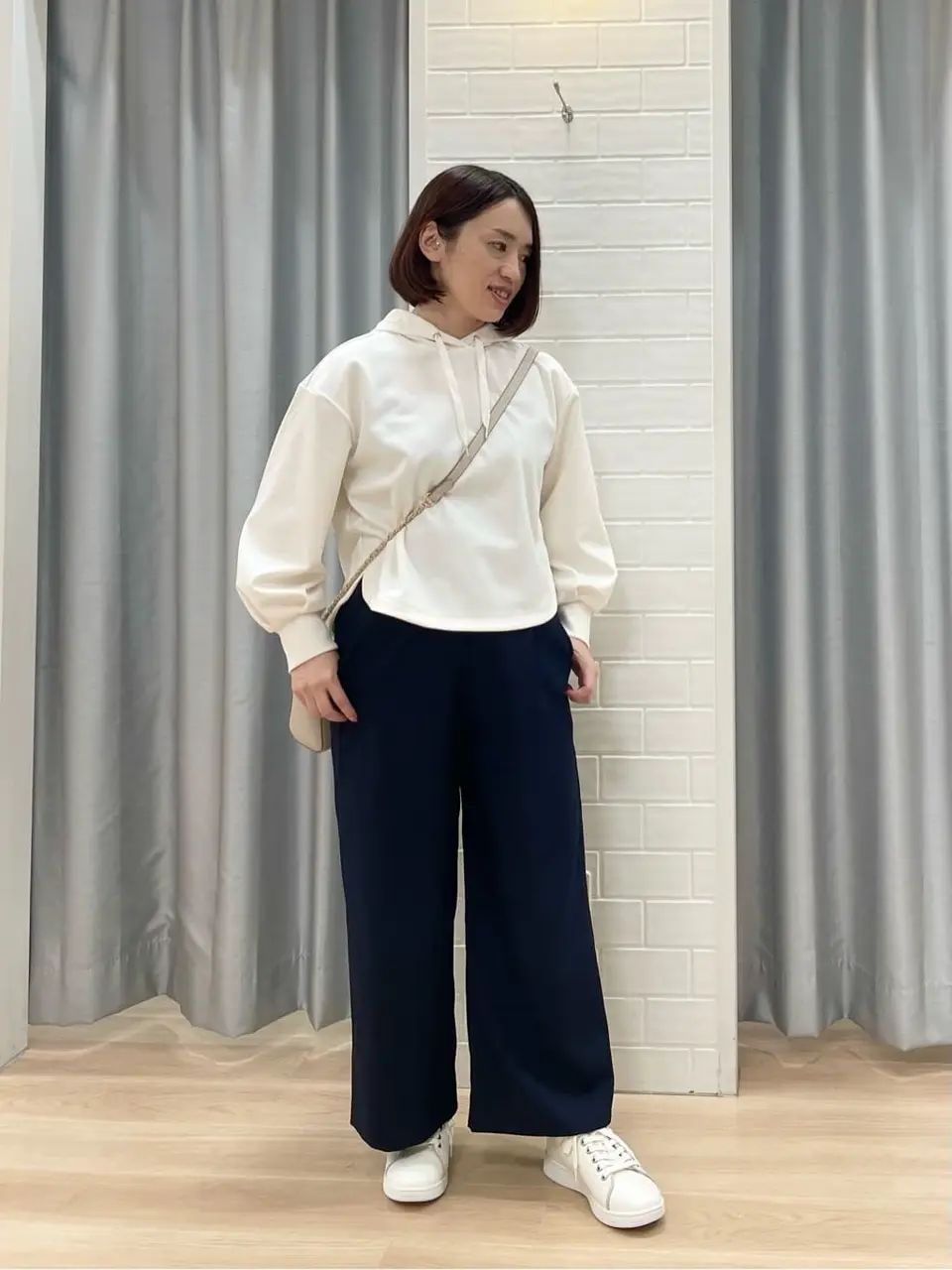 ANY SIS 丸岡 コーディネート画像