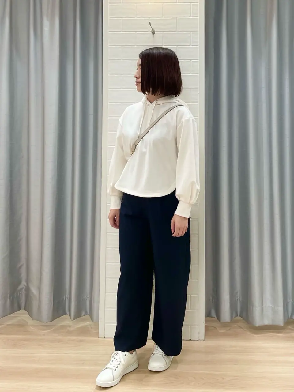 ANY SIS 丸岡 コーディネート画像