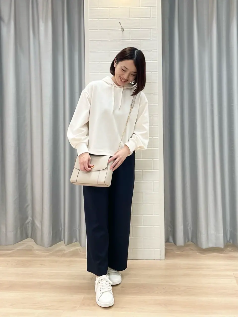 ANY SIS 丸岡 コーディネート画像