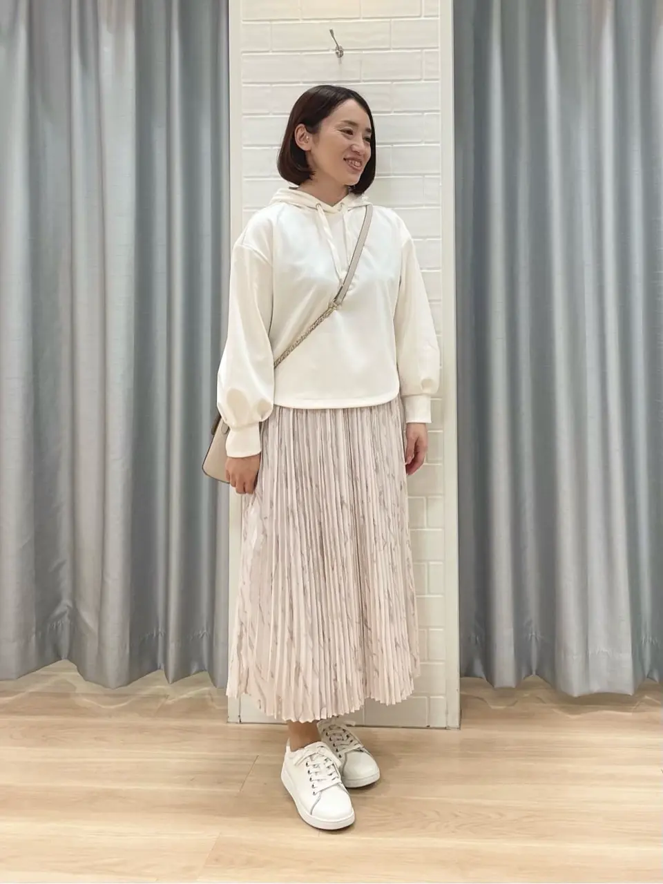 ANY SIS 丸岡 コーディネート画像