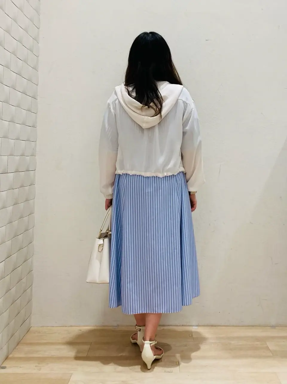 ANY SIS 川根　彩 コーディネート画像