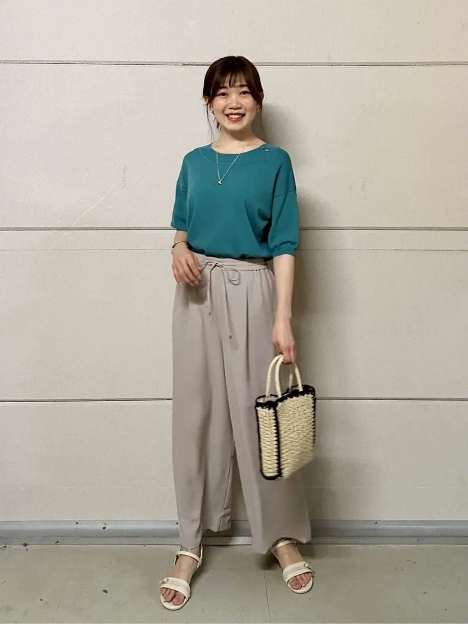 ANY SIS みぃ コーディネート画像