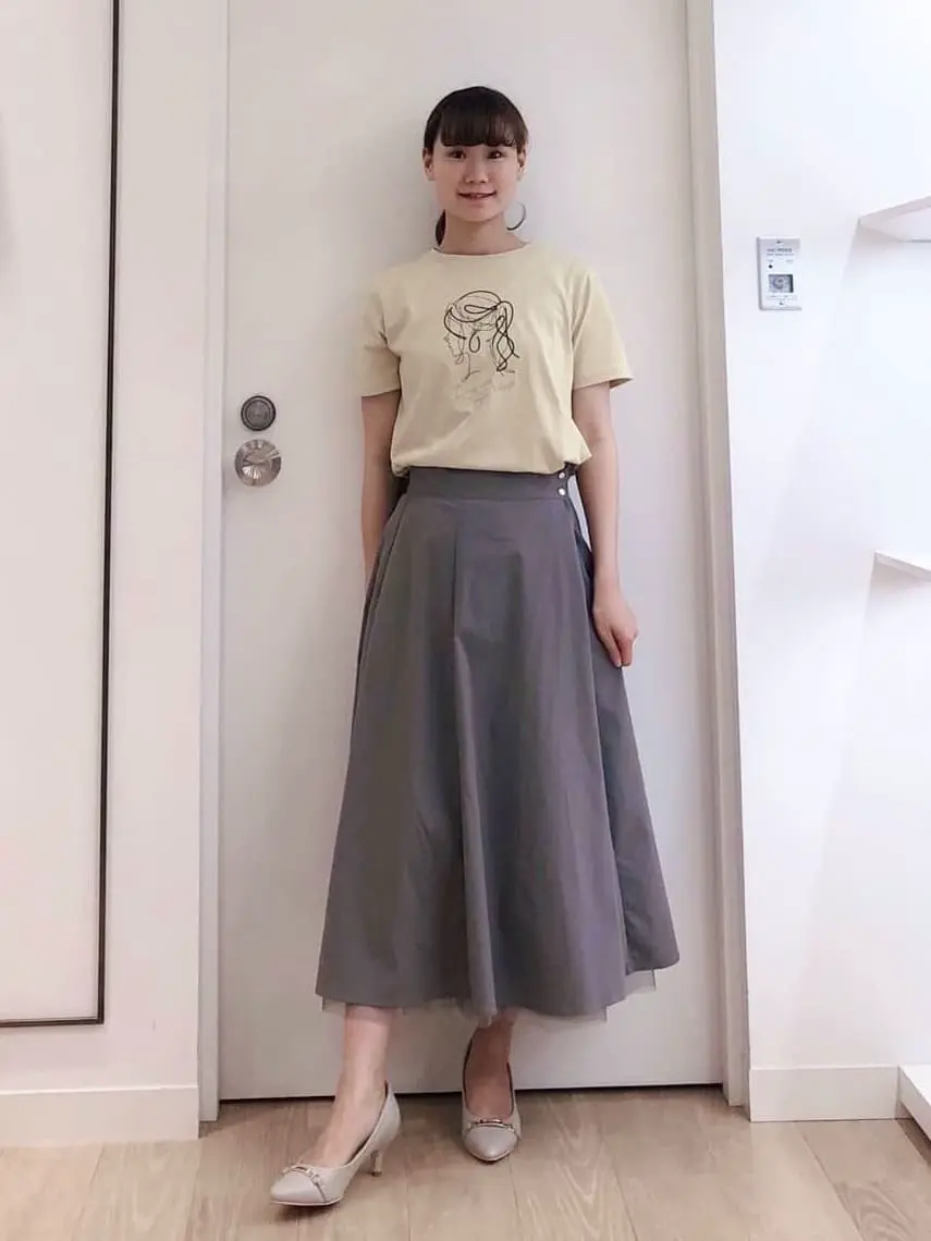 ANY SIS スタッフ コーディネート画像