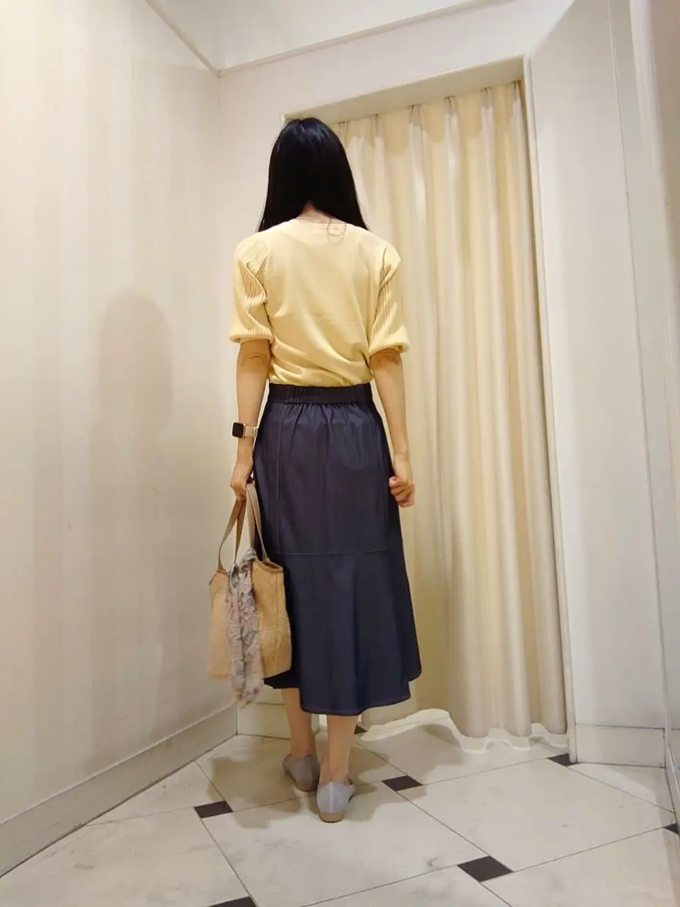 ANY SIS スタッフ コーディネート画像