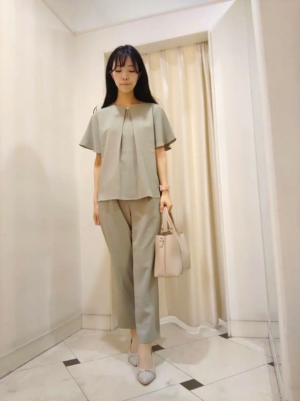 ANY SIS スタッフ コーディネート画像