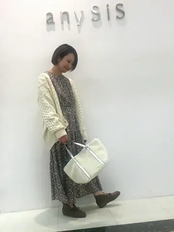 ANY SIS スタッフ コーディネート画像