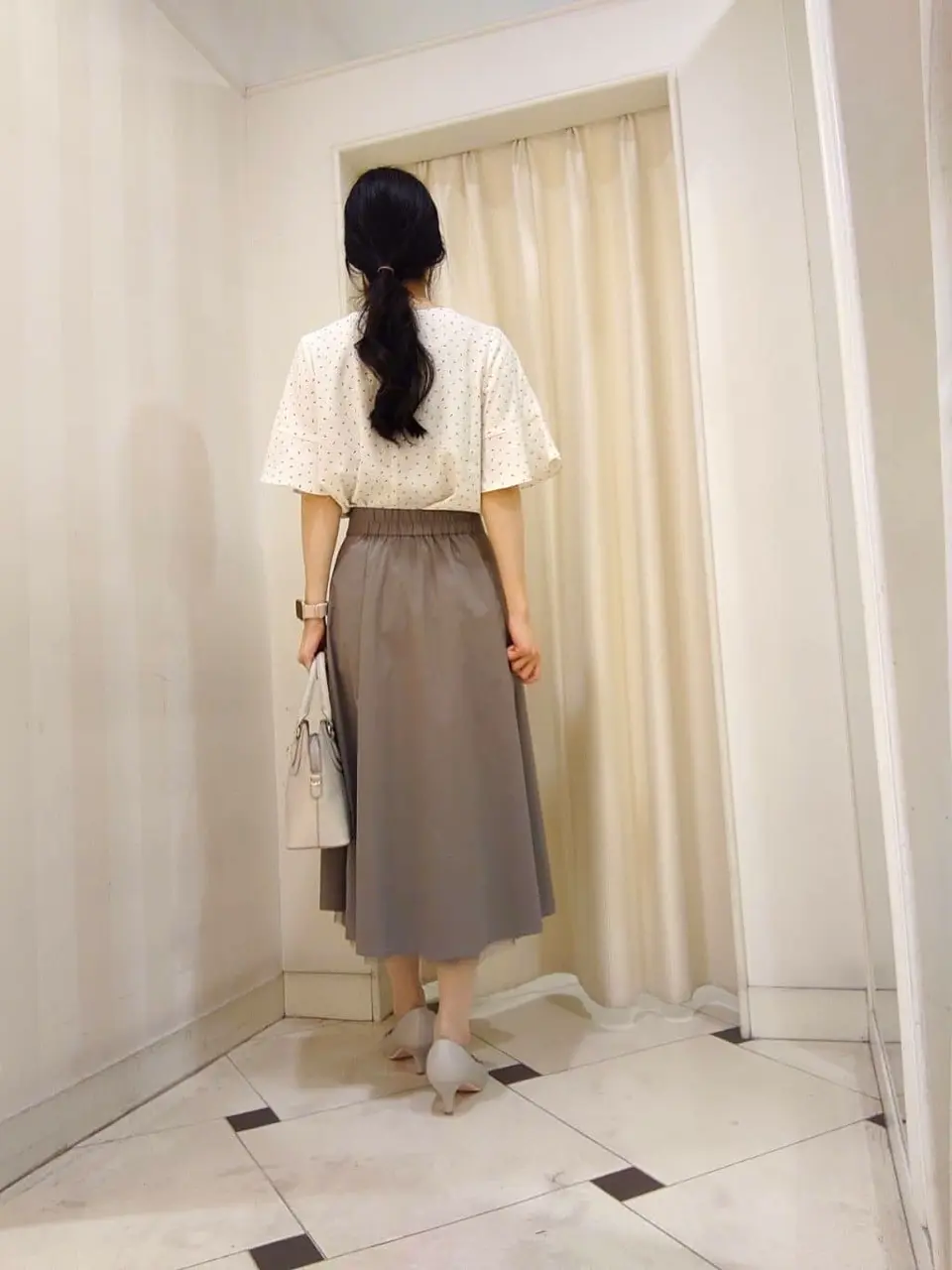 ANY SIS スタッフ コーディネート画像