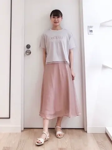 ANY SIS スタッフ コーディネート画像