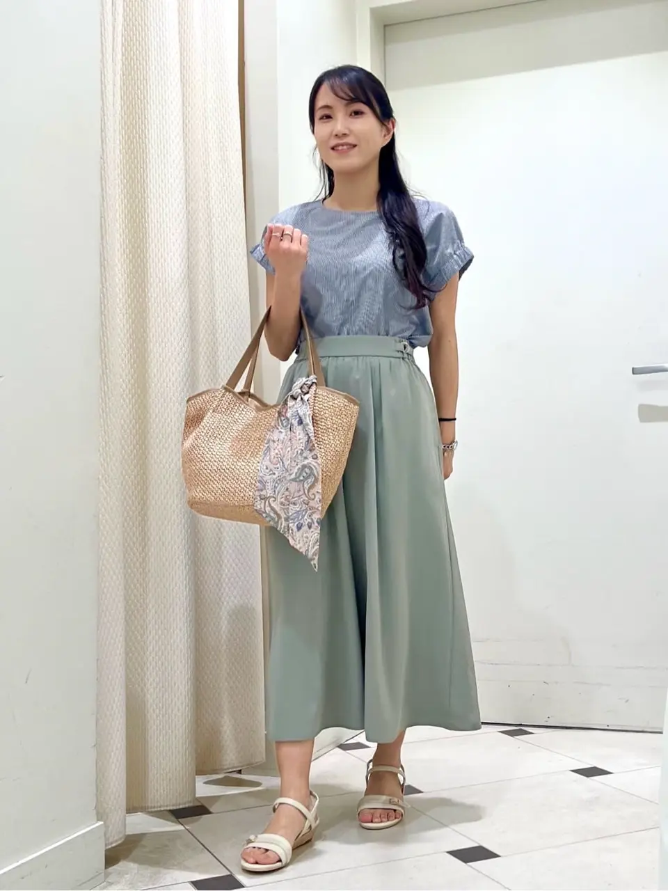 ANY SIS スタッフ コーディネート画像