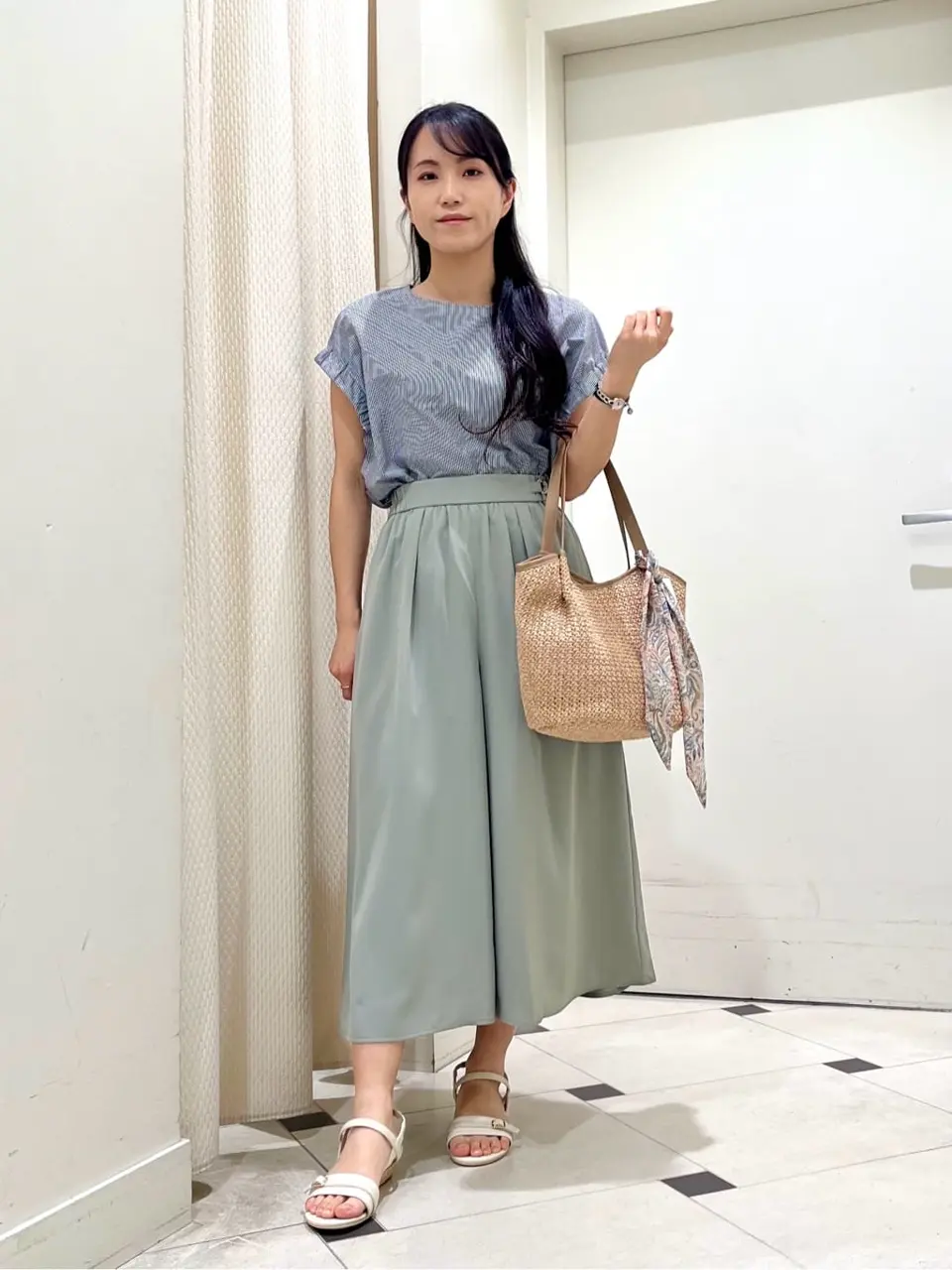 ANY SIS スタッフ コーディネート画像