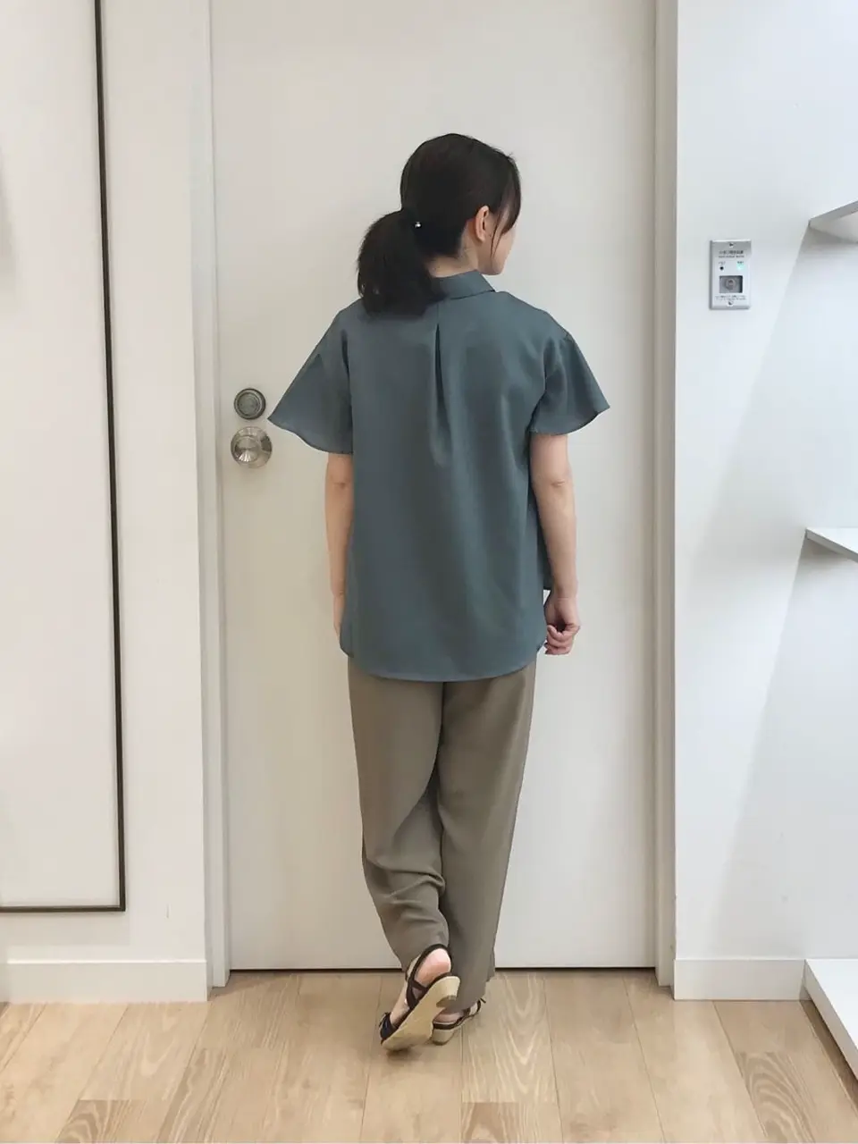 ANY SIS スタッフ コーディネート画像