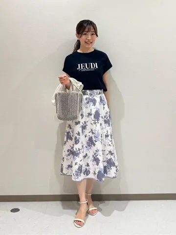 ANY SIS みぃ コーディネート画像