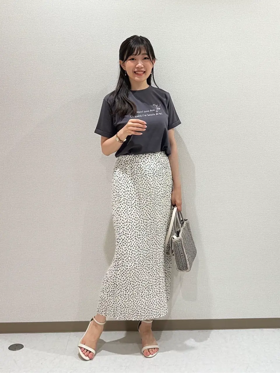 ANY SIS みぃ コーディネート画像