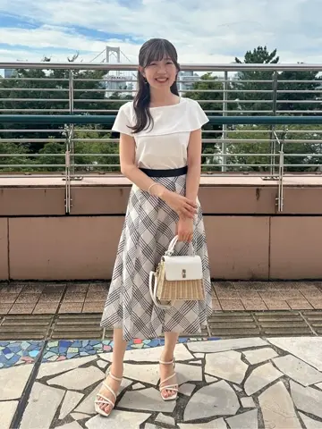 ANY SIS みぃ コーディネート画像