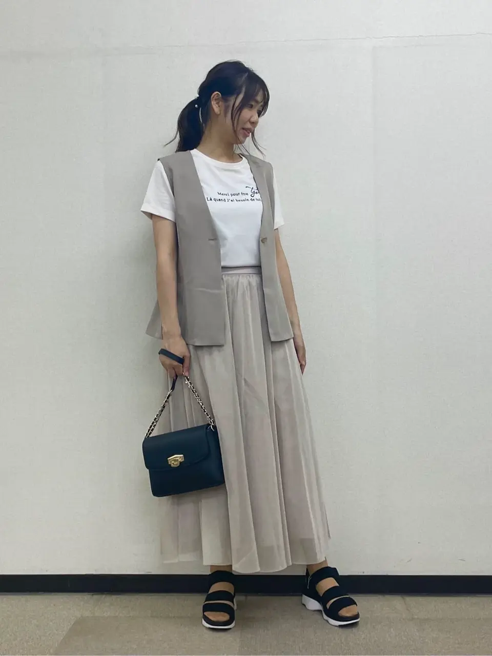 ANY SIS 小山 コーディネート画像