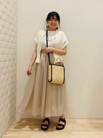 ANY SIS 川根　彩 コーディネート画像