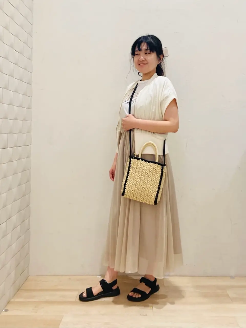 ANY SIS 川根　彩 コーディネート画像