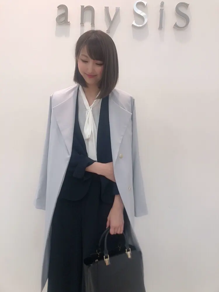 ANY SIS スタッフ コーディネート画像