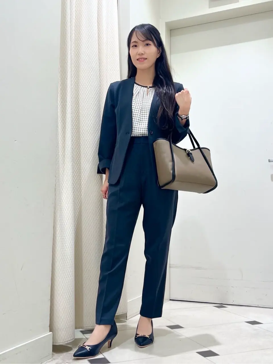 ANY SIS スタッフ コーディネート画像