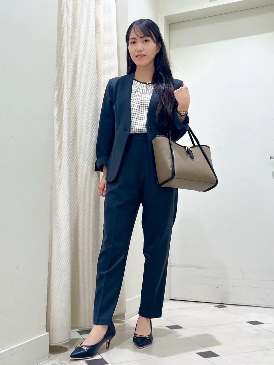 ANY SIS スタッフ コーディネート画像