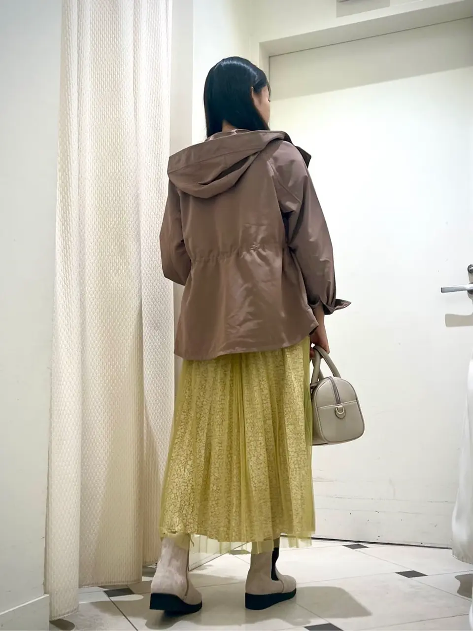 ANY SIS スタッフ コーディネート画像