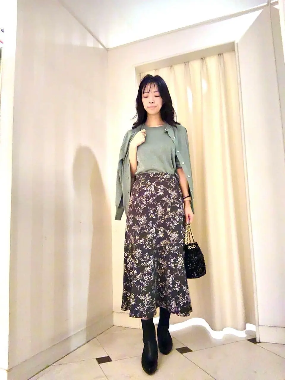 ANY SIS スタッフ コーディネート画像