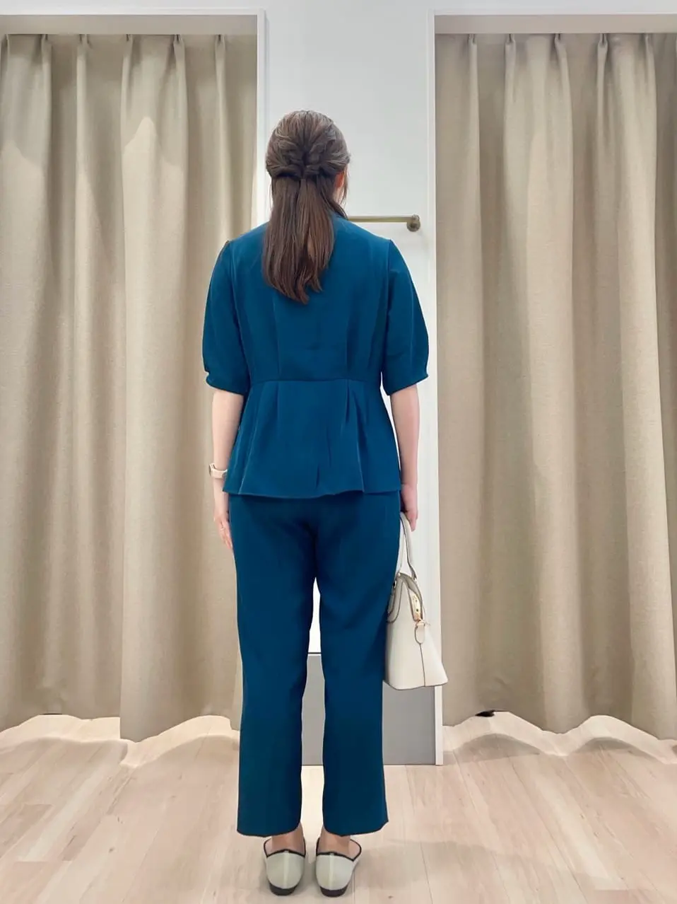 ANY SIS 笠羽 コーディネート画像