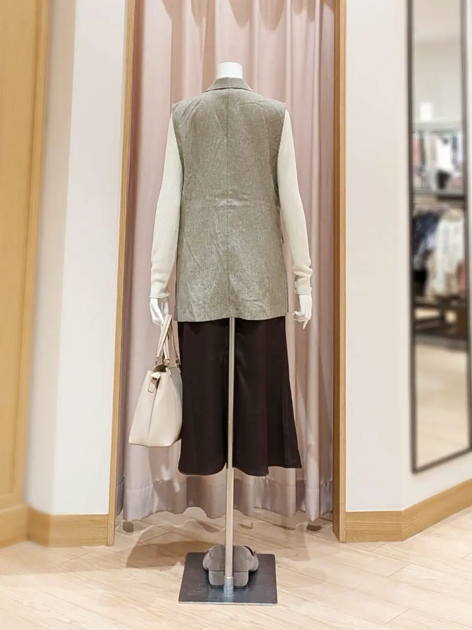 ANY SIS 岩田 コーディネート画像