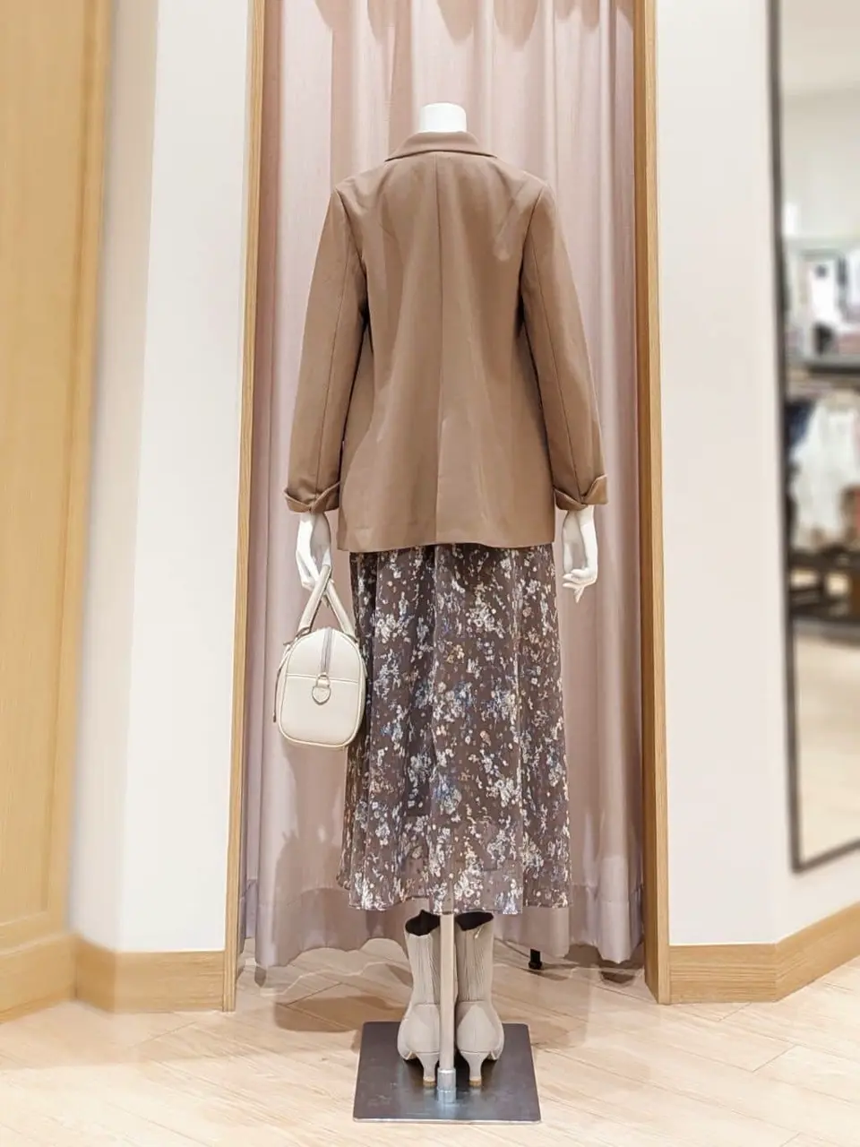 ANY SIS 岩田 コーディネート画像