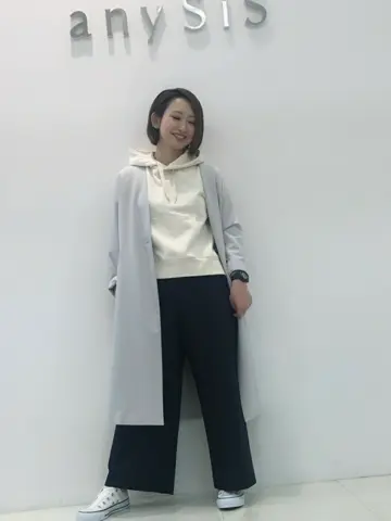 ANY SIS スタッフ コーディネート画像
