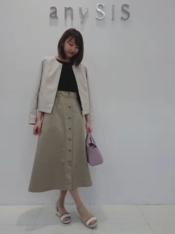 ANY SIS スタッフ コーディネート画像