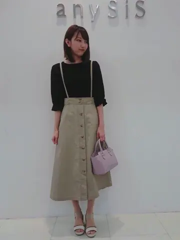 ANY SIS スタッフ コーディネート画像