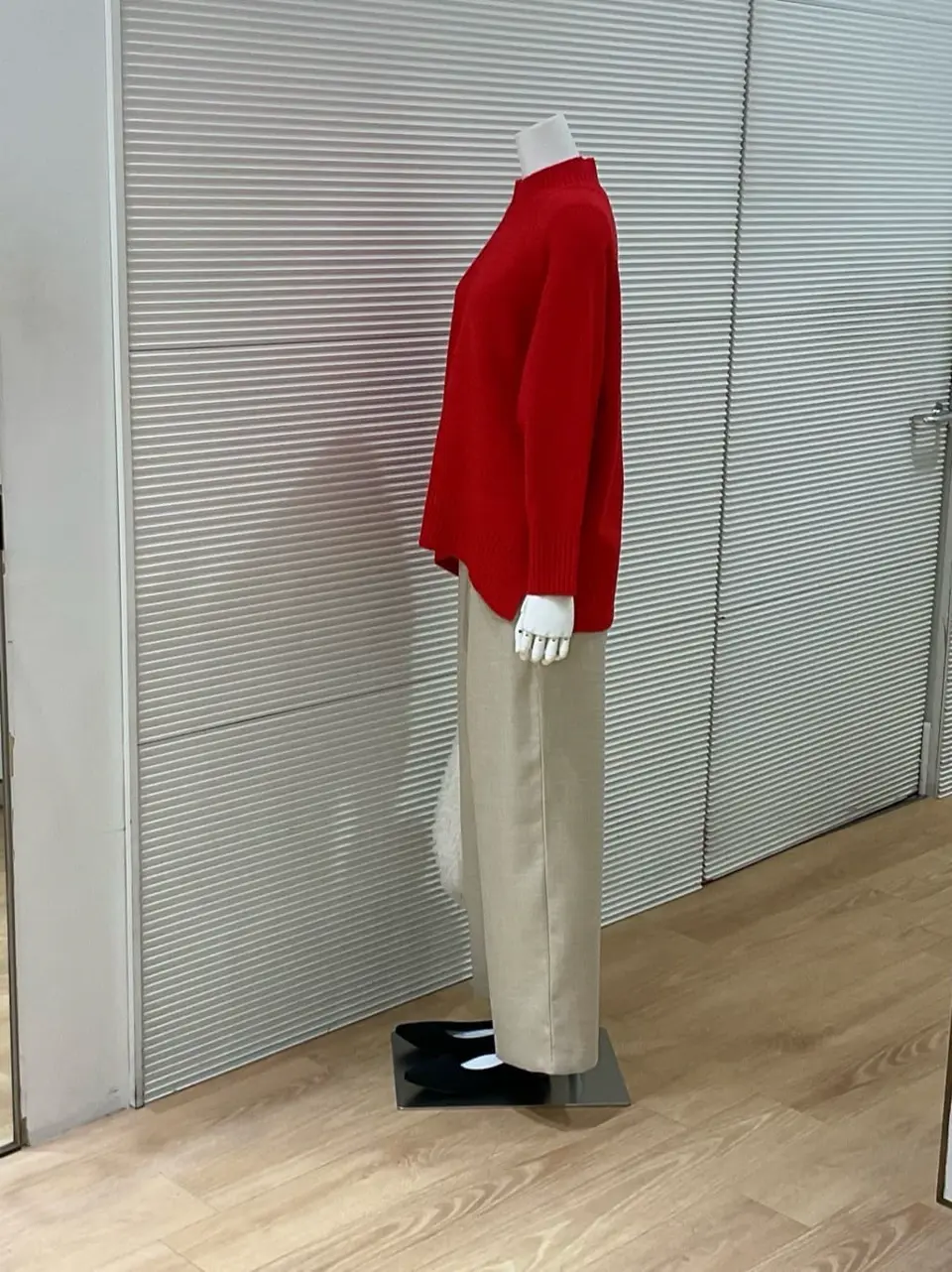 ANY SIS こばやし コーディネート画像