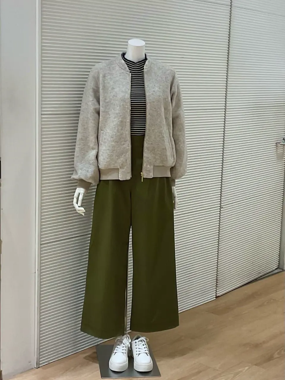 ANY SIS こばやし コーディネート画像