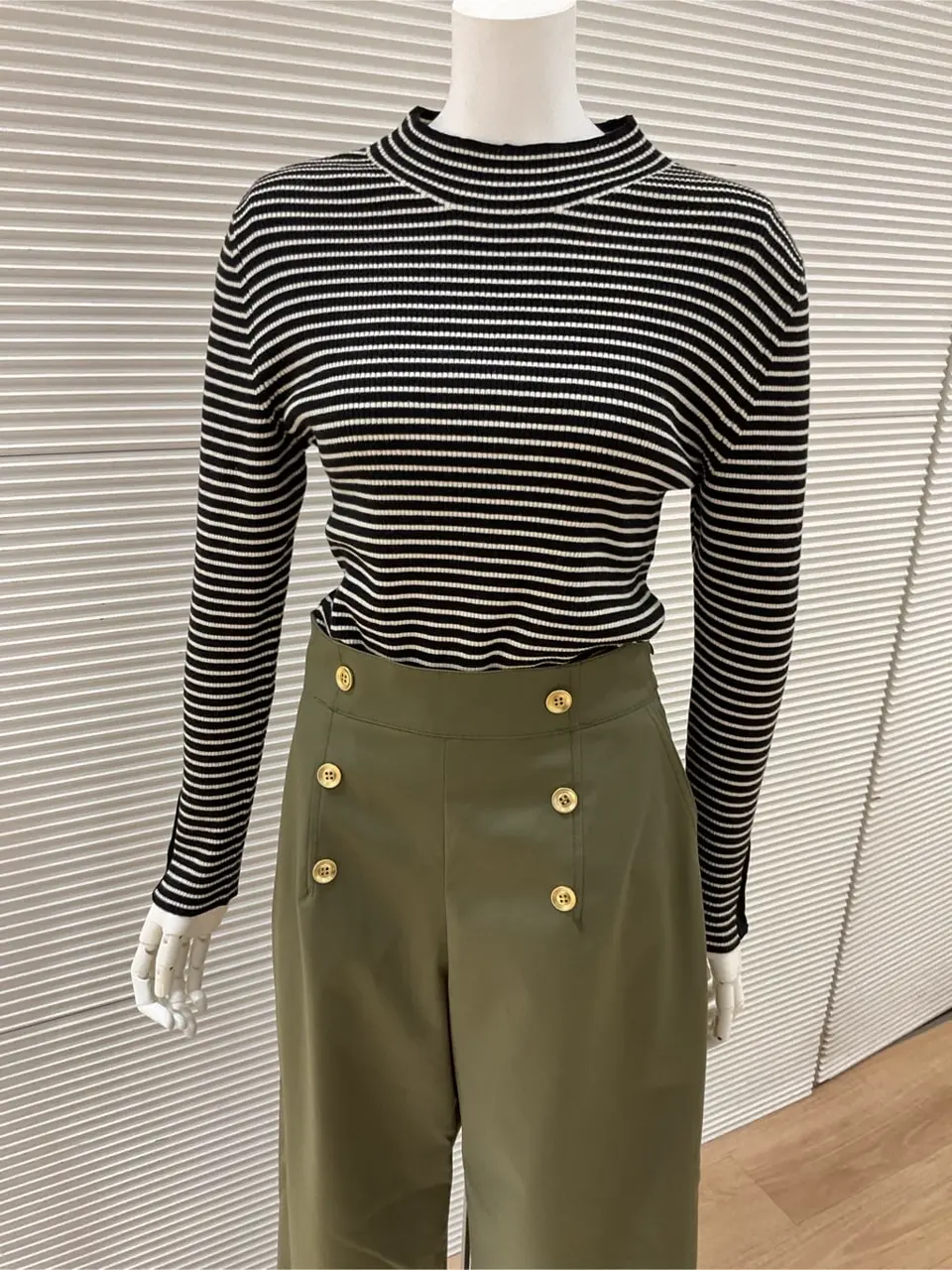 ANY SIS こばやし コーディネート画像